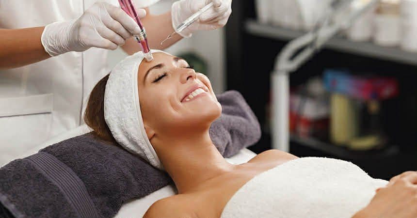 Microneedling arc kezelés